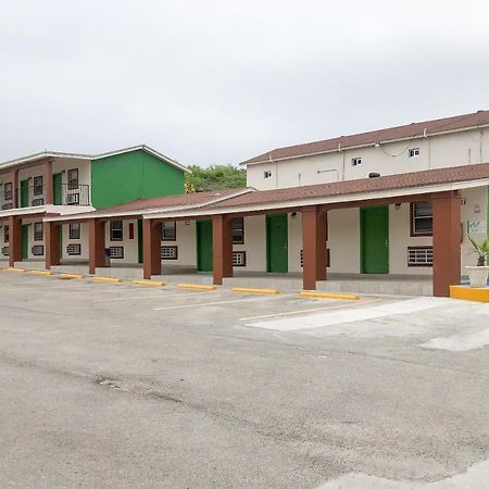 Capital O Palms Hotel, Acuna Ciudad Acuña Exteriör bild